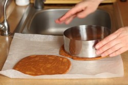 Муссовый торт с зеркальной глазурью Медовый