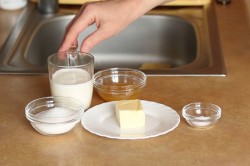 Муссовый торт с зеркальной глазурью Медовый