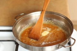 Муссовый торт с зеркальной глазурью Медовый