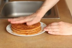 Муссовый торт с зеркальной глазурью Медовый