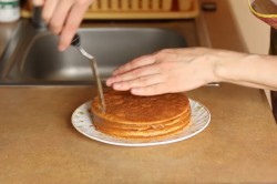 Муссовый торт с зеркальной глазурью Медовый