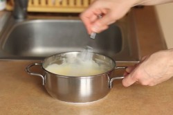 Муссовый торт с зеркальной глазурью Медовый