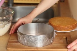 Муссовый торт с зеркальной глазурью Медовый