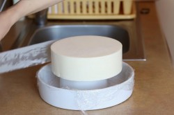 Муссовый торт с зеркальной глазурью Медовый