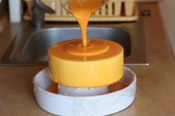 Муссовый торт с зеркальной глазурью Медовый