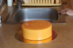 Муссовый торт с зеркальной глазурью Медовый