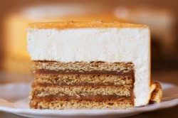 Муссовый торт с зеркальной глазурью Медовый