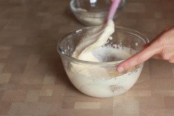 Муссовый торт с зеркальной глазурью с кокосом и ананасом