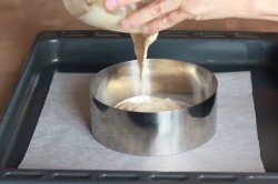 Муссовый торт с зеркальной глазурью с кокосом и ананасом