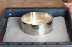 Муссовый торт с зеркальной глазурью с кокосом и ананасом