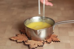 Муссовый торт с зеркальной глазурью с кокосом и ананасом