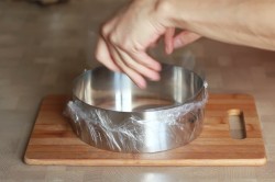 Муссовый торт с зеркальной глазурью с кокосом и ананасом