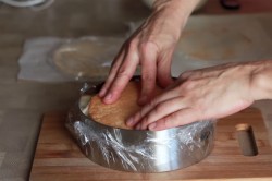 Муссовый торт с зеркальной глазурью с кокосом и ананасом