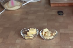 Муссовый торт с зеркальной глазурью с кокосом и ананасом