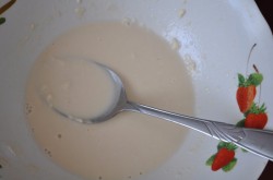 Мясная пицца с белым соусом в мультиварке