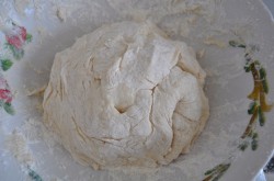 Мясная пицца с белым соусом в мультиварке