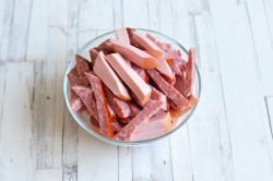 Солянка классическая с картошкой и колбасой