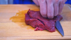 название картинки Мясная закуска по-тайски с телятиной и перцем