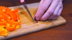 название картинки Мясная закуска по-тайски с телятиной и перцем