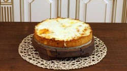 название картинки Мясной пирог на подушке из картофельного теста