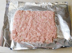 название картинки Мясной рулет из фарша с яйцом в духовке