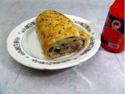 Мясной рулет в слоеном тесте - шаг 11