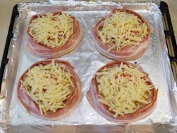 название картинки Гнезда с фаршем и грибами в духовке
