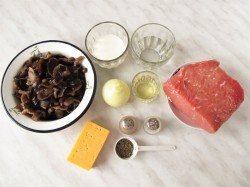 название картинки Рулетики из свинины с начинкой в духовке