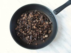 название картинки Рулетики из свинины с начинкой в духовке