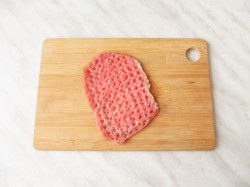 название картинки Рулетики из свинины с начинкой в духовке