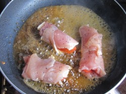 Мясные рулетики с начинкой - шаг 8 Мясные рулетики с начинкой - шаг 8