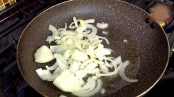 Мясные рулеты с сырно-грибной начинкой