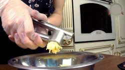 Мясные рулеты с сырно-грибной начинкой