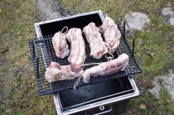 название картинки Мясо горячего копчения в коптильне в домашних условиях
