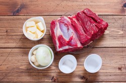 Мясо говядина по кремлевски в мультиварке - шаг 1