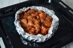 название картинки Мясо кусочками в духовке