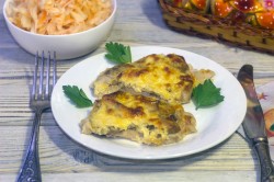 название картинки Свинина с грибами и сыром в духовке