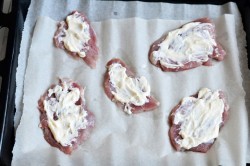 название картинки Мясо по французски из свинины с помидорами