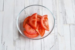 название картинки Мясо по французски из свинины с помидорами