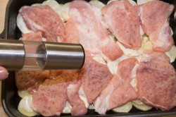 Мясо по французски классически в духовке с картошкой