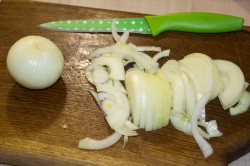 Мясо по французски классически в духовке с картошкой