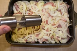 Мясо по французски классически в духовке с картошкой