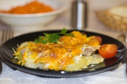 Мясо по французски классически в духовке с картошкой