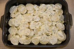 Мясо по французски классически в духовке с картошкой