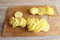 название картинки Мясо по-французски в мультиварке с картофелем