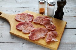 название картинки Мясо по французски с сыром и помидорами в духовке