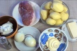 Мясо по капитански в духовке с картошкой новогоднее