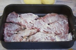 название картинки Мясо по королевски в духовке