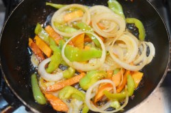 Мясо по тайски с овощами