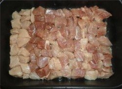 Мясо с сыром и майонезом под шубой - шаг 1